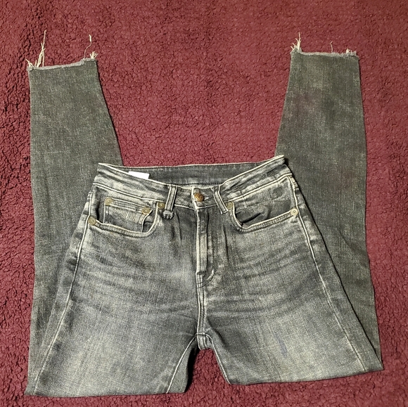 R13 Alison Skinny Distressed Black Wash Raw Hem Women Size 24 (25"wX28.5"l) - Picture 4 of 13